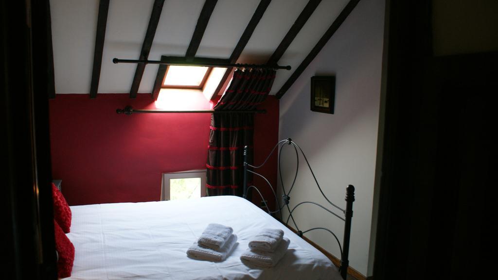 B&B Le Secret Du Bois Bourseigne-Vieille Habitación foto